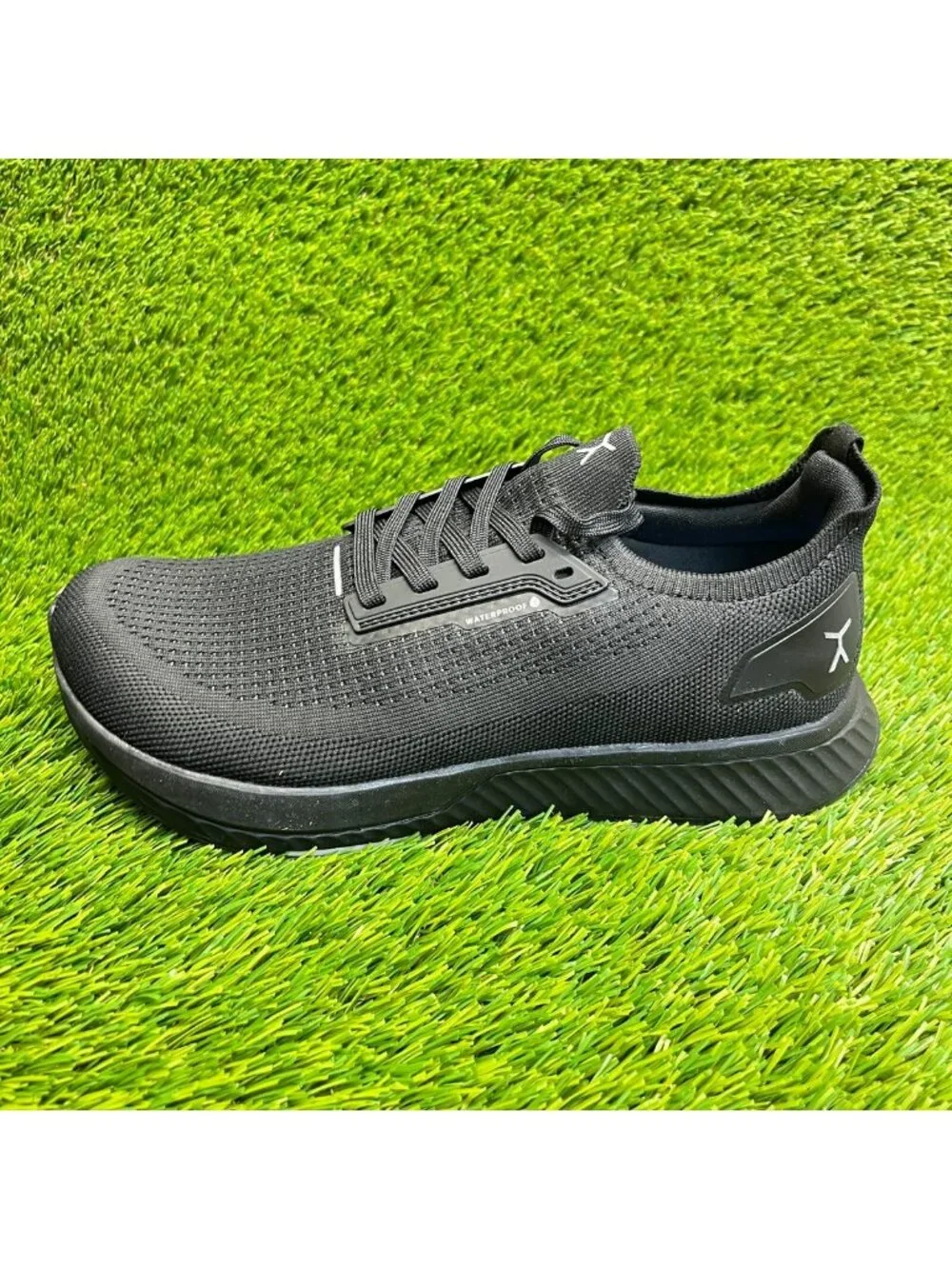 Flux Adapt Waterproof Runner Stealth Black Mens Size 8 Barefoot Running Shoes